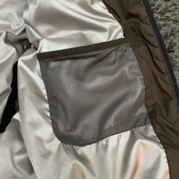 Men’s Gap puffer vest in brown, XL - Picture 2 of 8